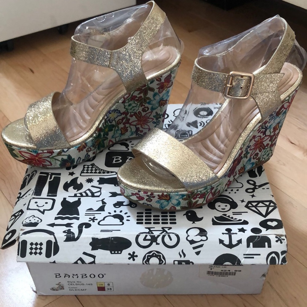 Multi color wedges